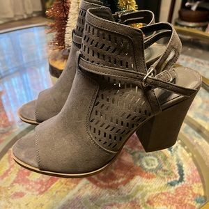 Gray suede American Eagle bootie
